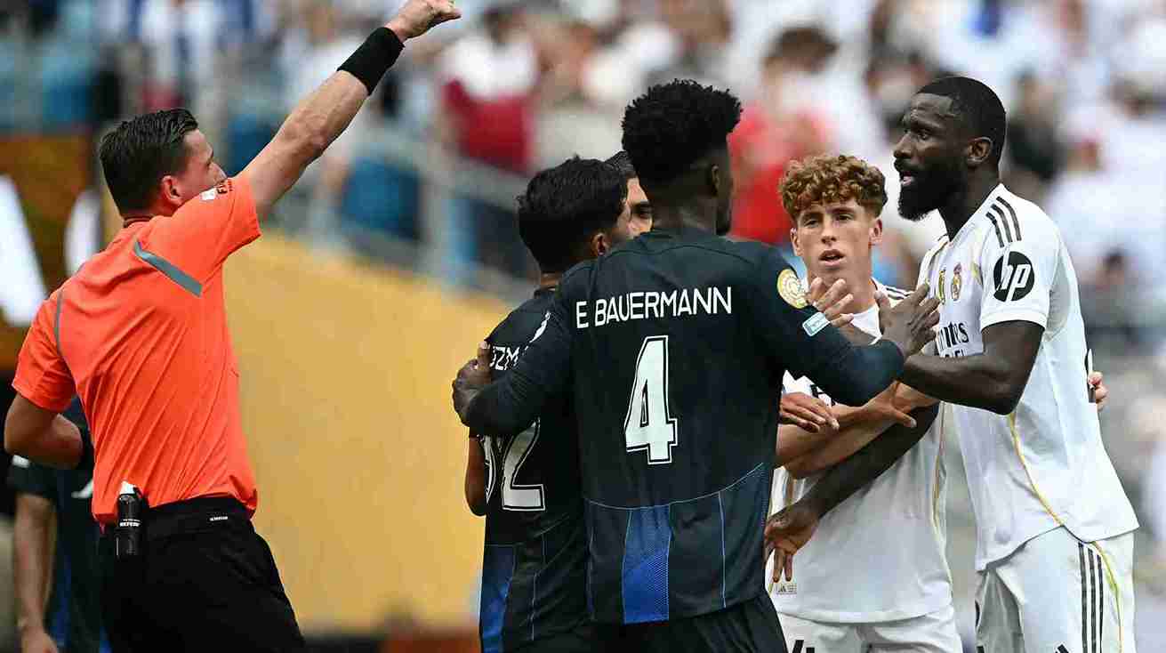 ฟีฟ่าคอนเฟิร์มเปิดฉากสอบสวนแข้งปาชูก้าเหยียดผิวรูดิเกอร์