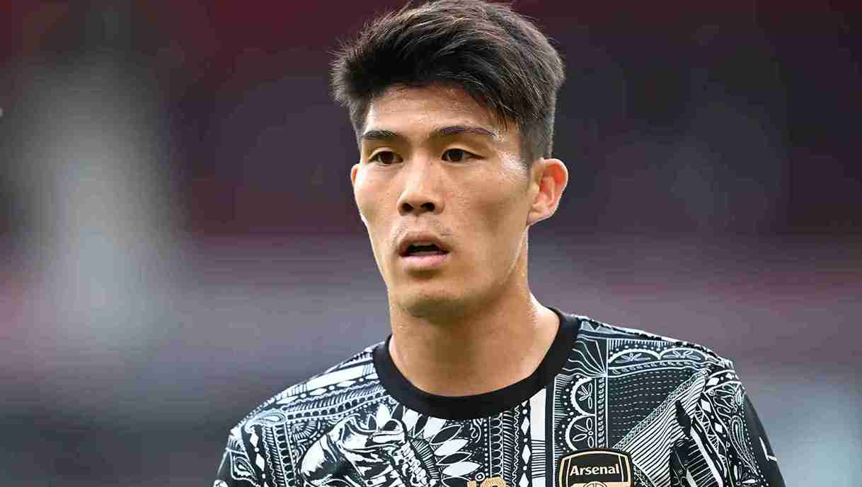 ร่างกายไม่ไหว อาร์เซนอลยกเลิกสัญญา โทมิยาสุ